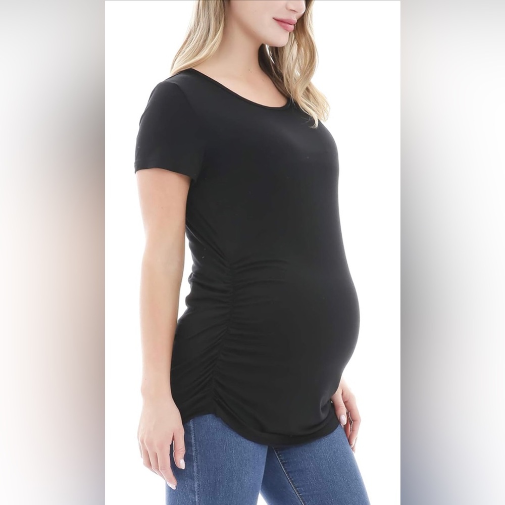 MATERNITY: Smallshow t-shirt.